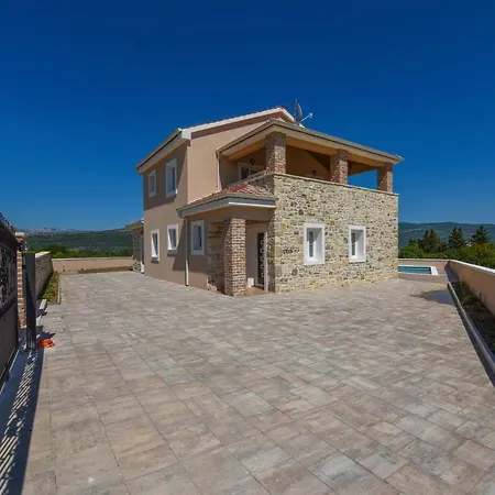 Villa Imperia *