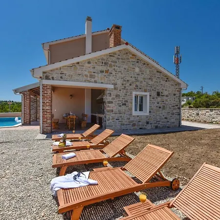 Imperia * Novigrad (Dalmatia)